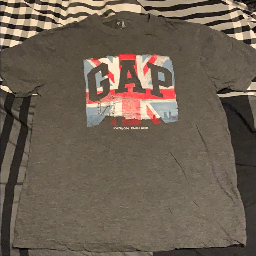 Gap shirt